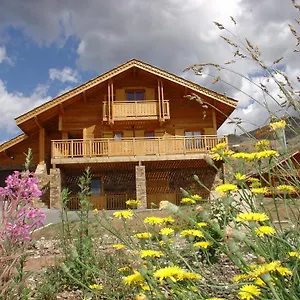 https://madame-vacances-les-chalets-de-laltiport-lalpe-dhuez.hotels-rhonealpes.com